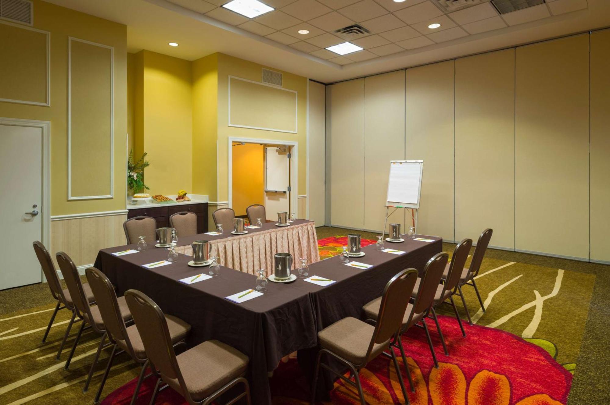 Hilton Garden Inn Edison/Raritan Center Zewnętrze zdjęcie