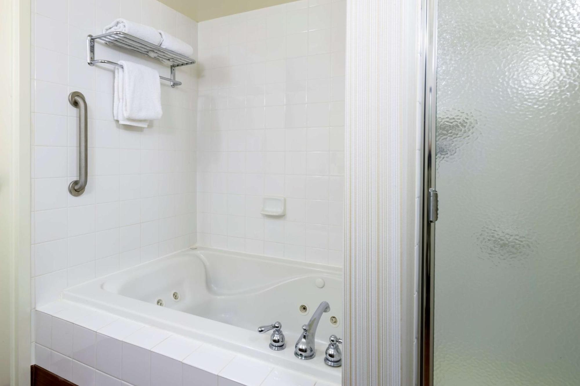 Hilton Garden Inn Edison/Raritan Center Zewnętrze zdjęcie