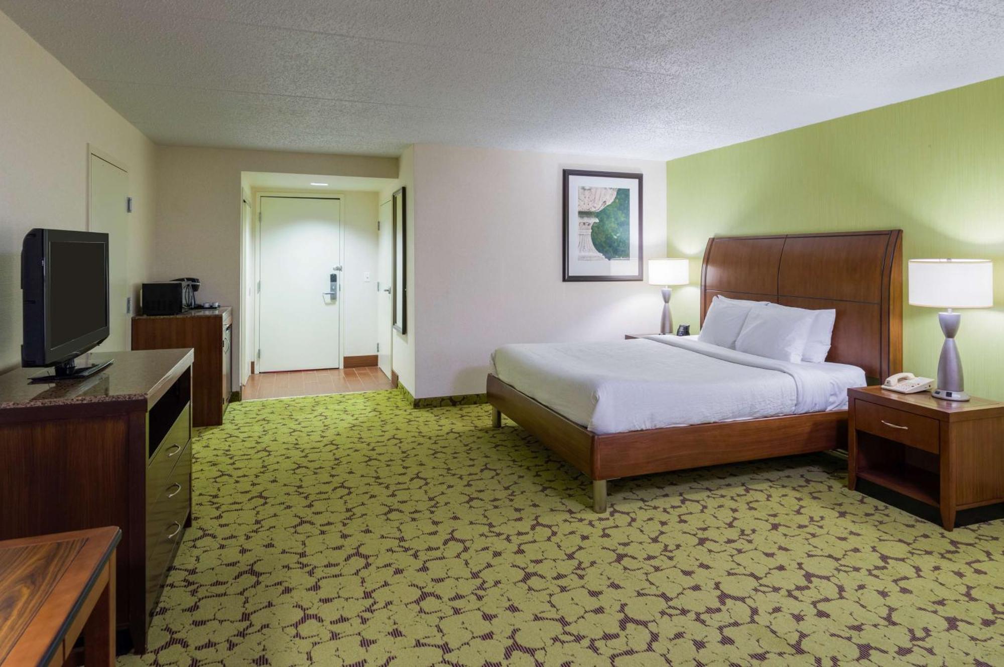 Hilton Garden Inn Edison/Raritan Center Zewnętrze zdjęcie