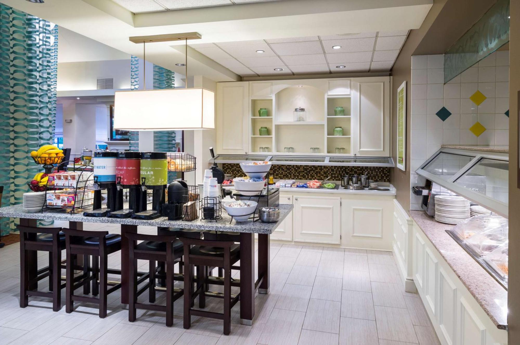 Hilton Garden Inn Edison/Raritan Center Zewnętrze zdjęcie